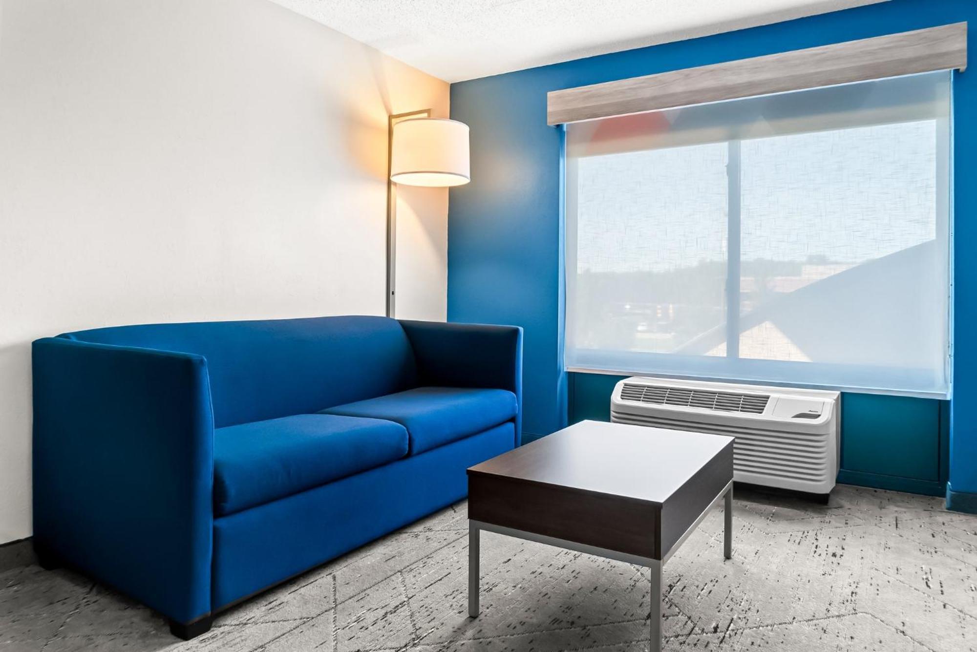 Holiday Inn Express & Suites Detroit - Novi By Ihg Buitenkant foto