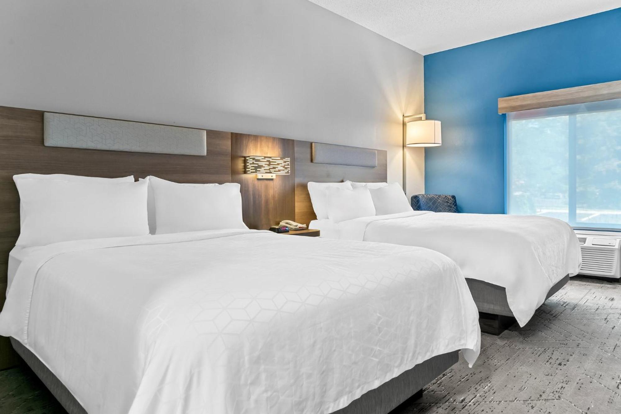 Holiday Inn Express & Suites Detroit - Novi By Ihg Buitenkant foto