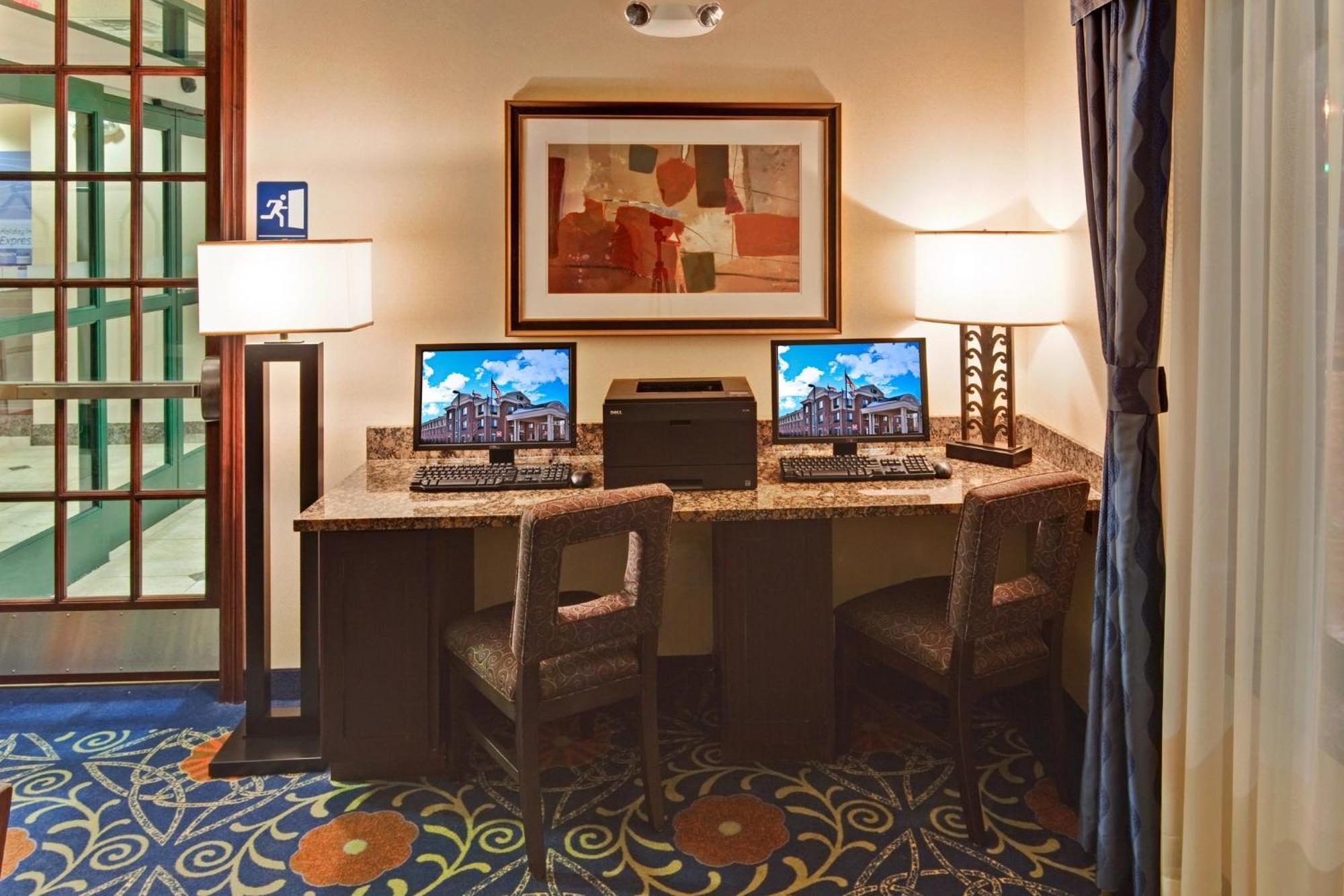 Holiday Inn Express & Suites Detroit - Novi By Ihg Buitenkant foto