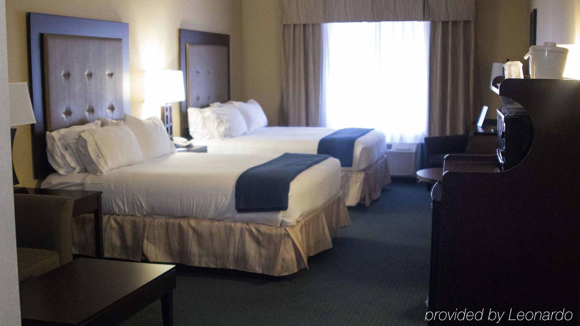 Holiday Inn Express & Suites Detroit - Novi By Ihg Buitenkant foto